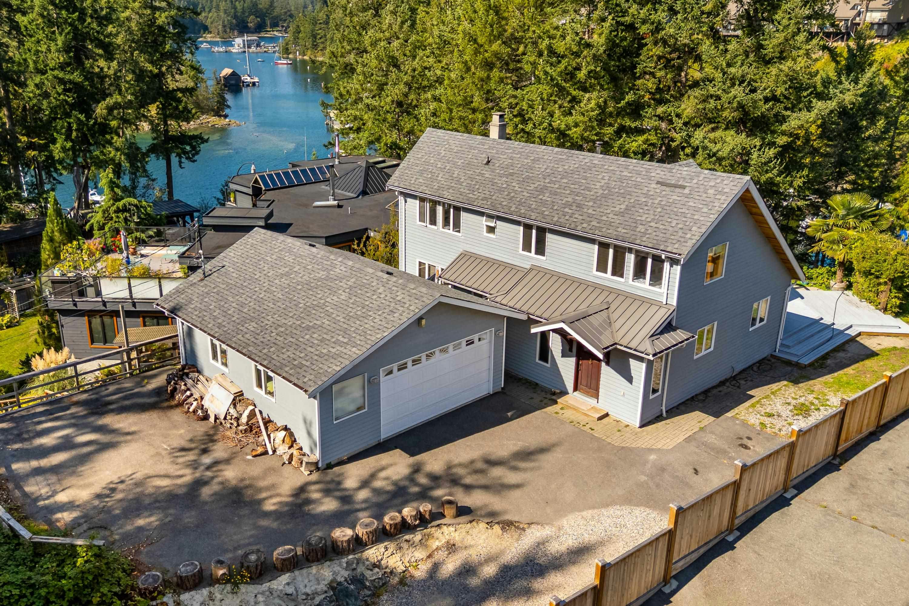 5393 Sans Souci Road, Halfmoon Bay, BC, V7Z 1B6