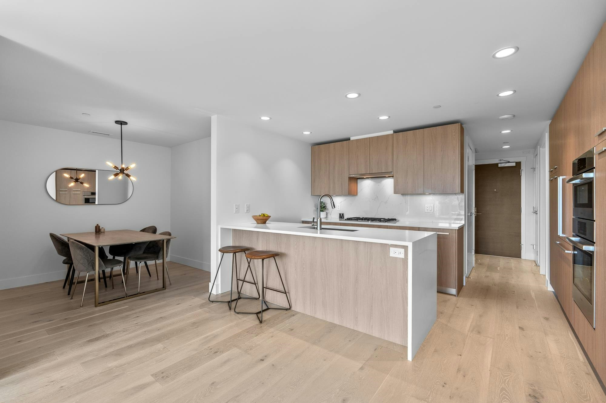 404-1210 E 27th Street, North Vancouver, BC, V7J 0C5 - 7