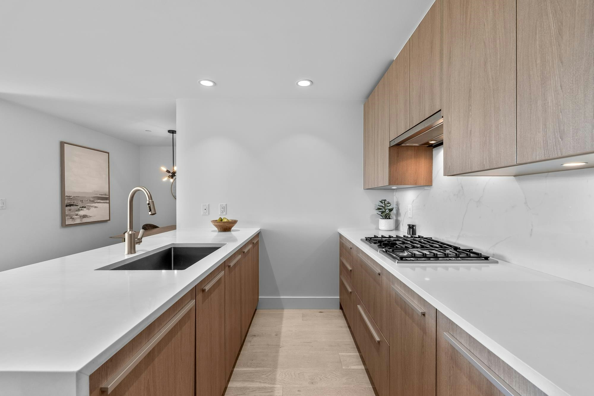 404-1210 E 27th Street, North Vancouver, BC, V7J 0C5 - 5