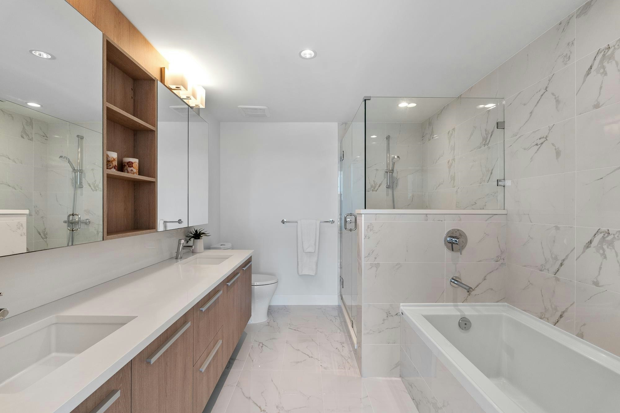 404-1210 E 27th Street, North Vancouver, BC, V7J 0C5 - 11