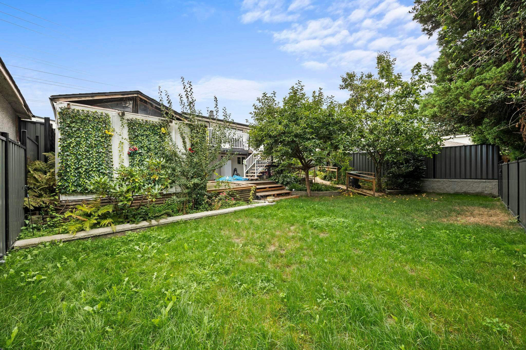 300 Tenth Avenue, New Westminster, BC, V5G 4L7 - 29