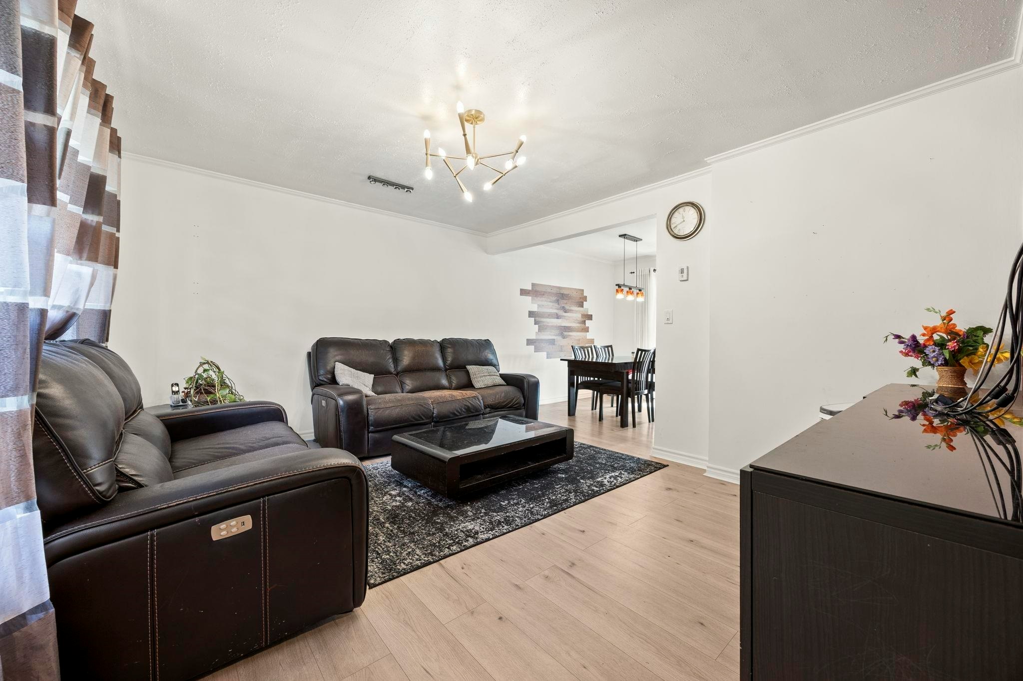 300 Tenth Avenue, New Westminster, BC, V5G 4L7 - 2