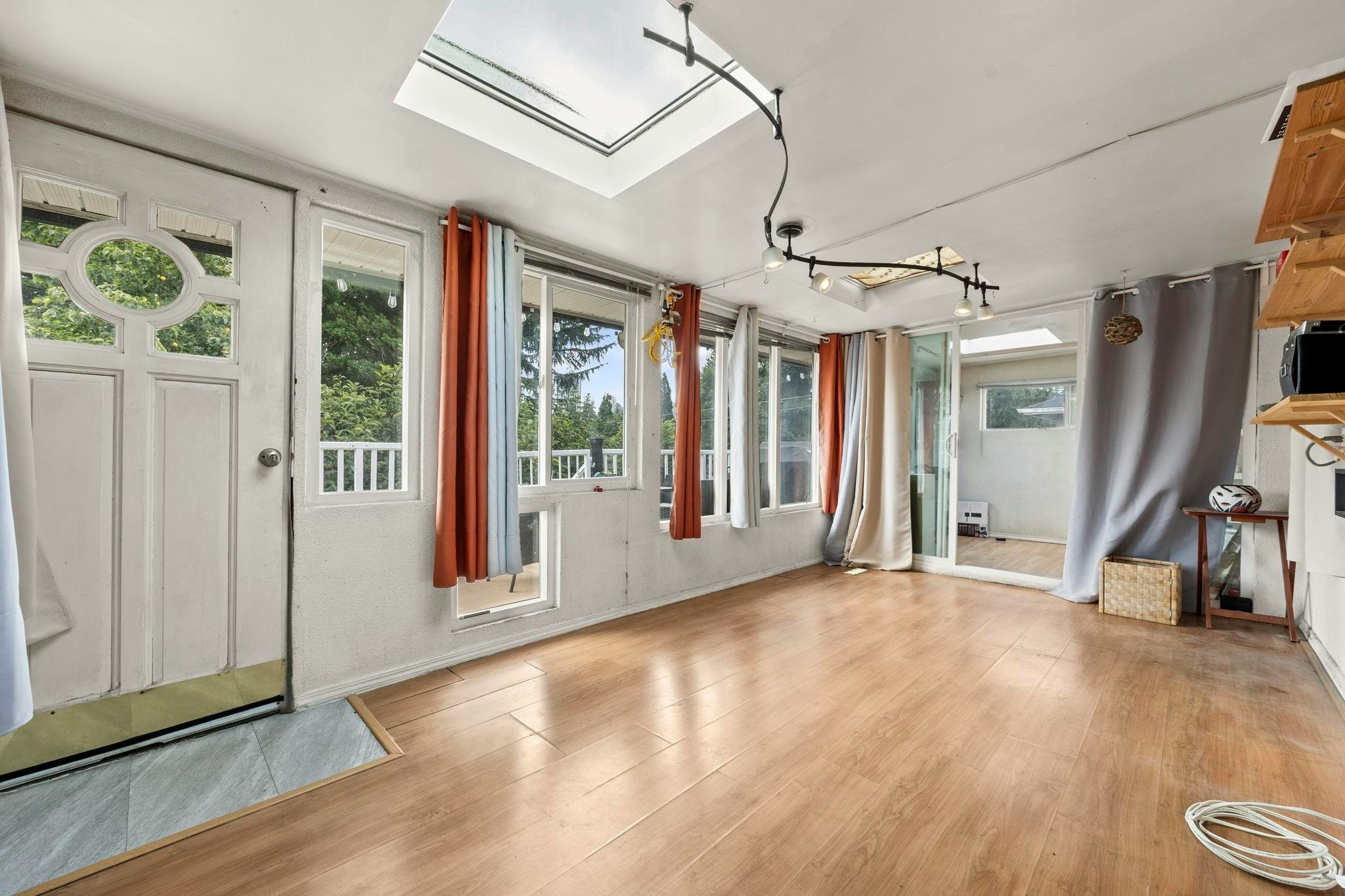 300 Tenth Avenue, New Westminster, BC, V5G 4L7 - 8