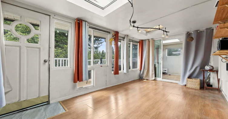300 Tenth Avenue, New Westminster, BC, V5G 4L7 - 8