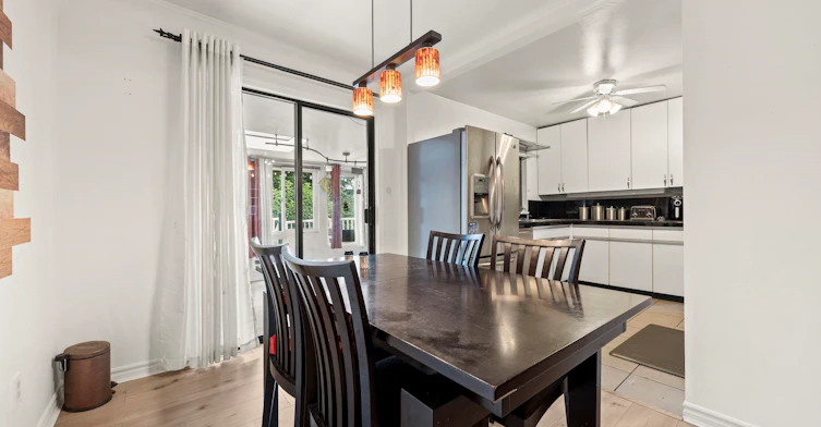300 Tenth Avenue, New Westminster, BC, V5G 4L7 - 4