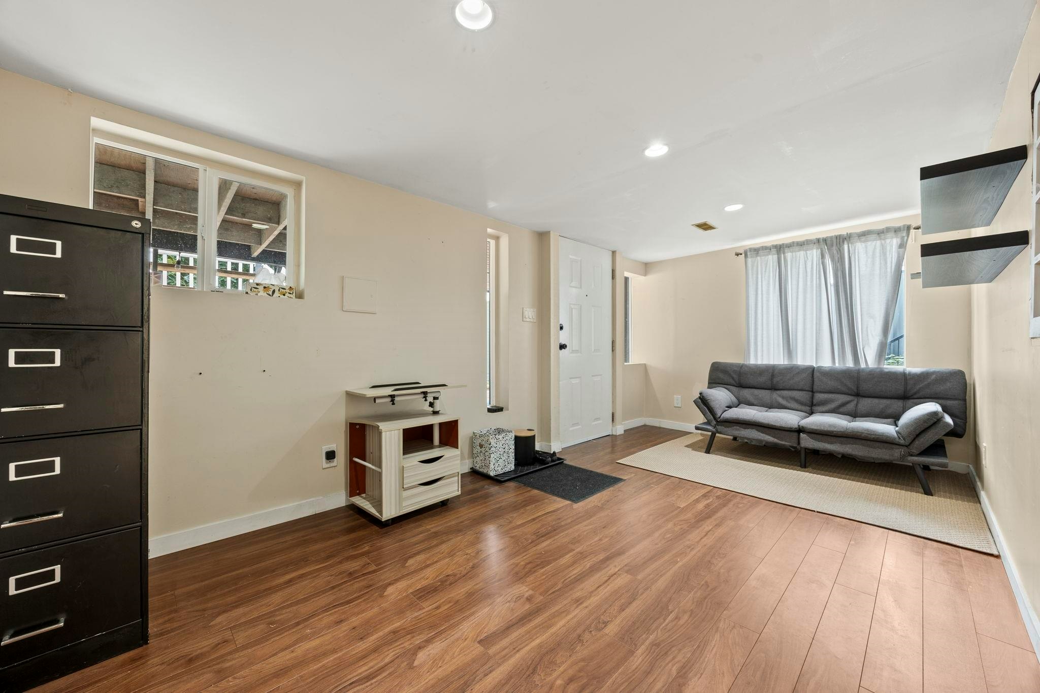 300 Tenth Avenue, New Westminster, BC, V5G 4L7 - 27