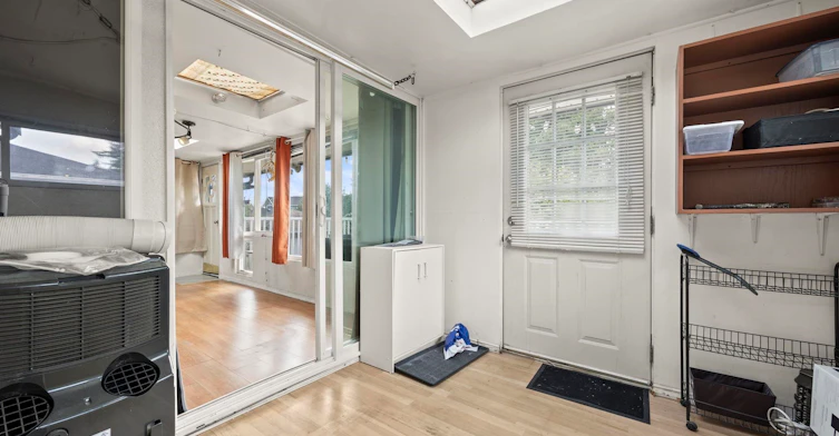300 Tenth Avenue, New Westminster, BC, V5G 4L7 - 10