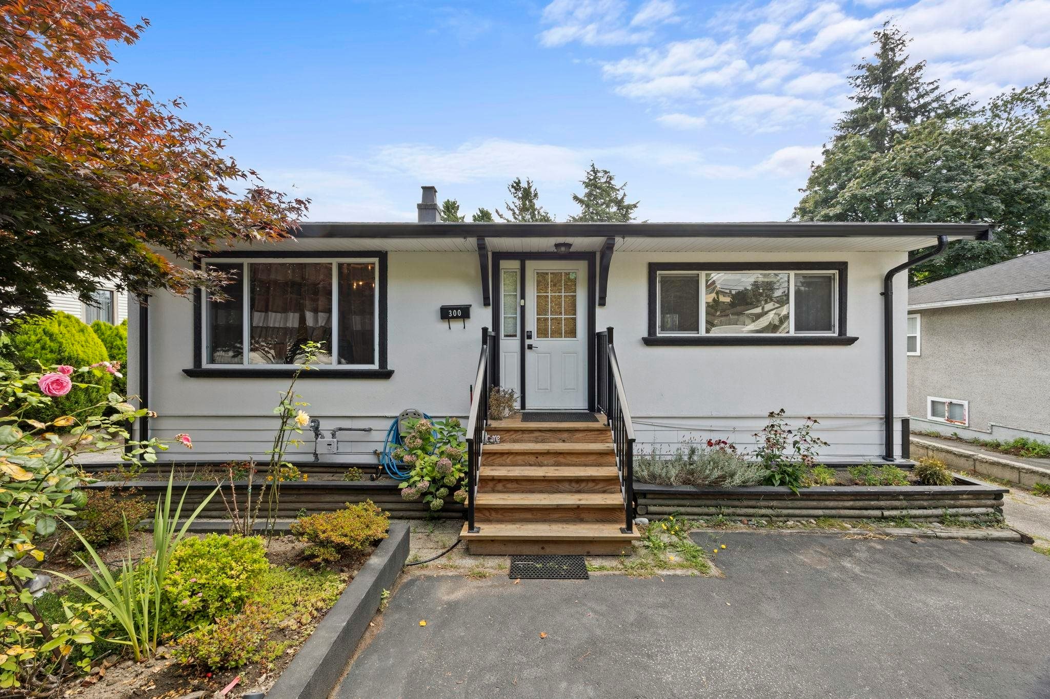 300 Tenth Avenue, New Westminster, BC, V5G 4L7