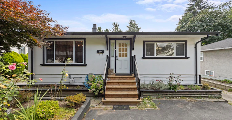 300 Tenth Avenue, New Westminster, BC, V5G 4L7
