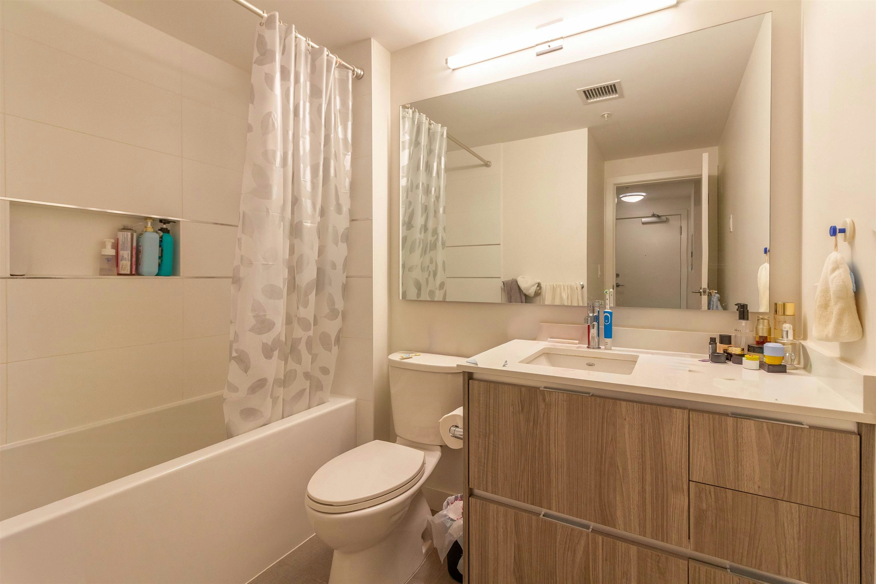 201-8940 University Crescent, Burnaby, BC, V5A 0E7 - 11