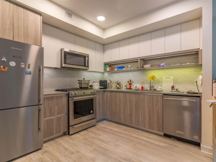 201-8940 University Crescent, Burnaby, BC, V5A 0E7 - 6