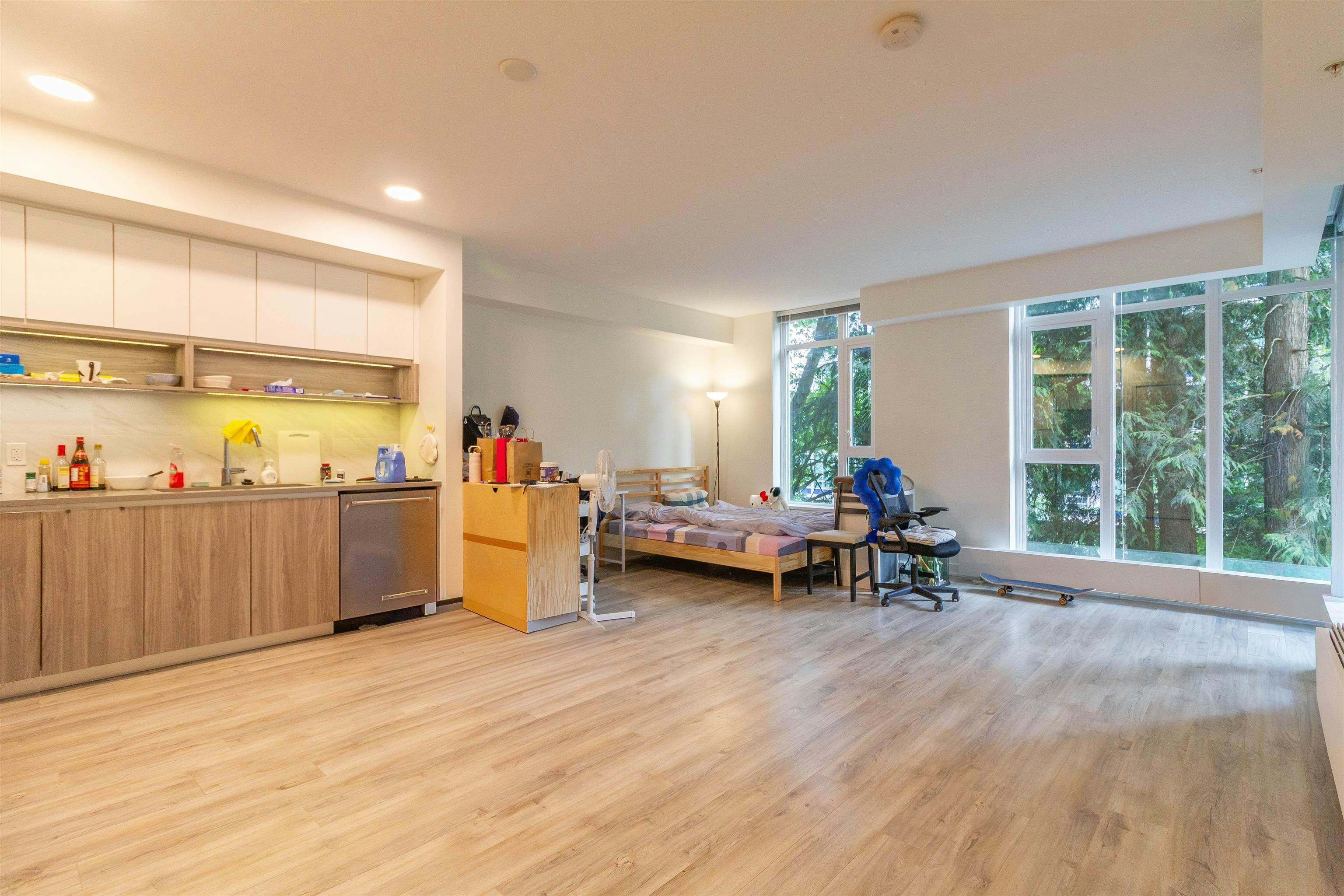 201-8940 University Crescent - 4