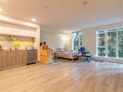201-8940 University Crescent - 4