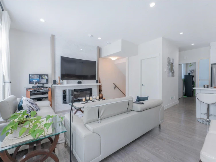 2-11267 133 Street, Surrey, BC, V3R 0E3