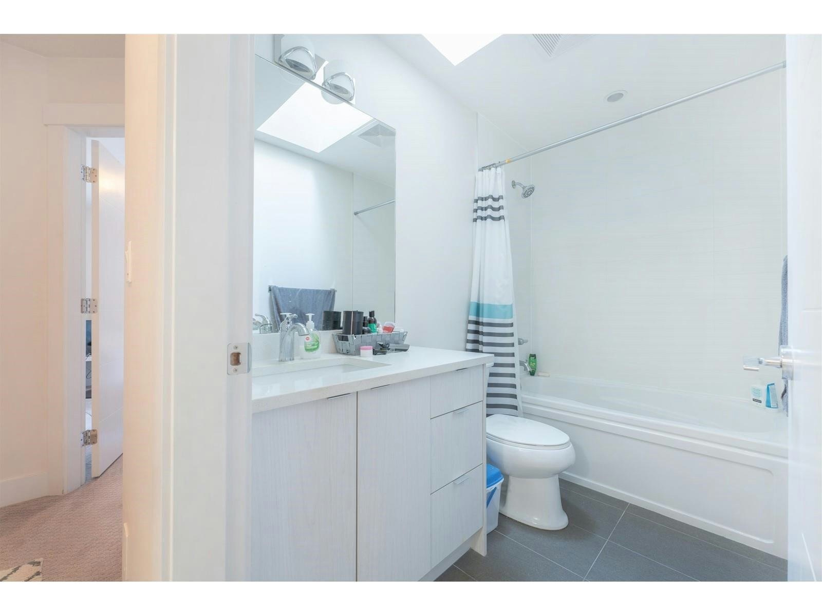 2-11267 133 Street, Surrey, BC, V3R 0E3 - 10