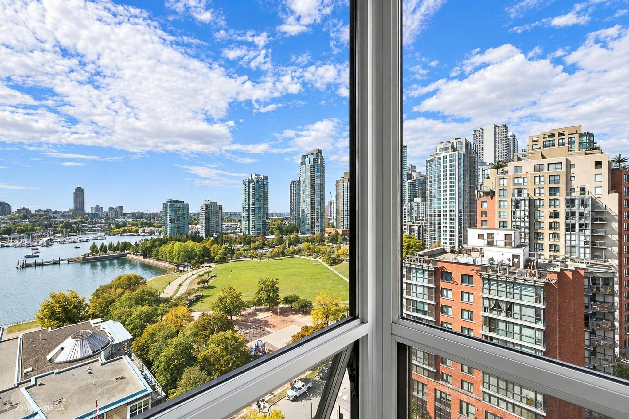17D-139 Drake Street, Vancouver, BC, V6Z 2T8