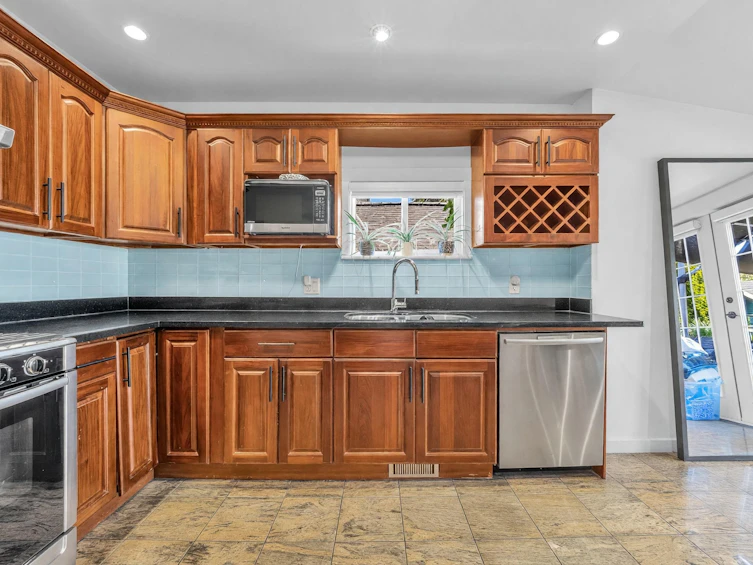 2317 Graveley Street, Vancouver, BC, V5L 3C3 - 7