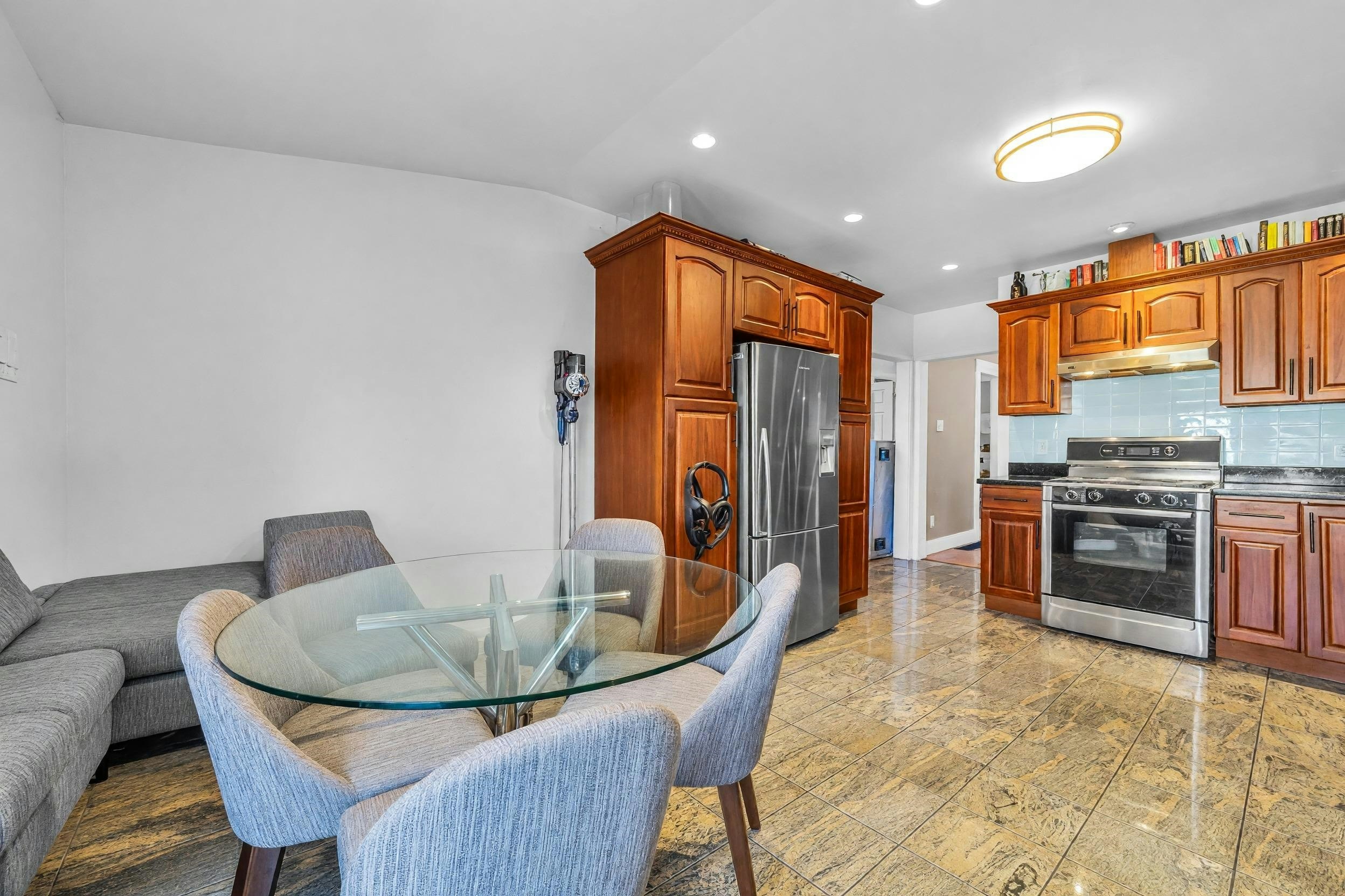 2317 Graveley Street, Vancouver, BC, V5L 3C3 - 8