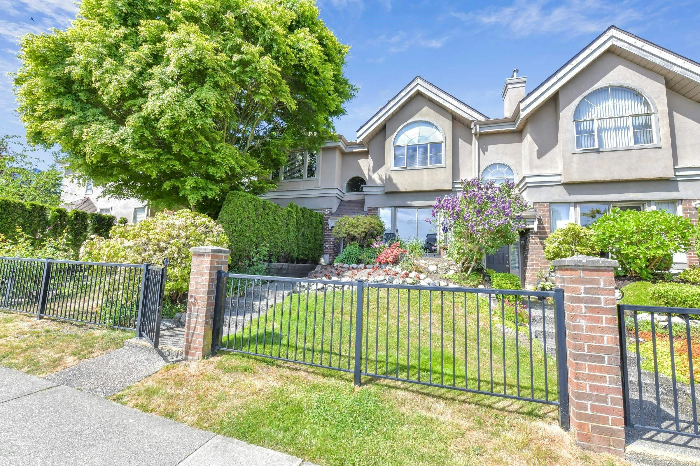 15415 Russell Avenue, Surrey, BC, V4B 2R5