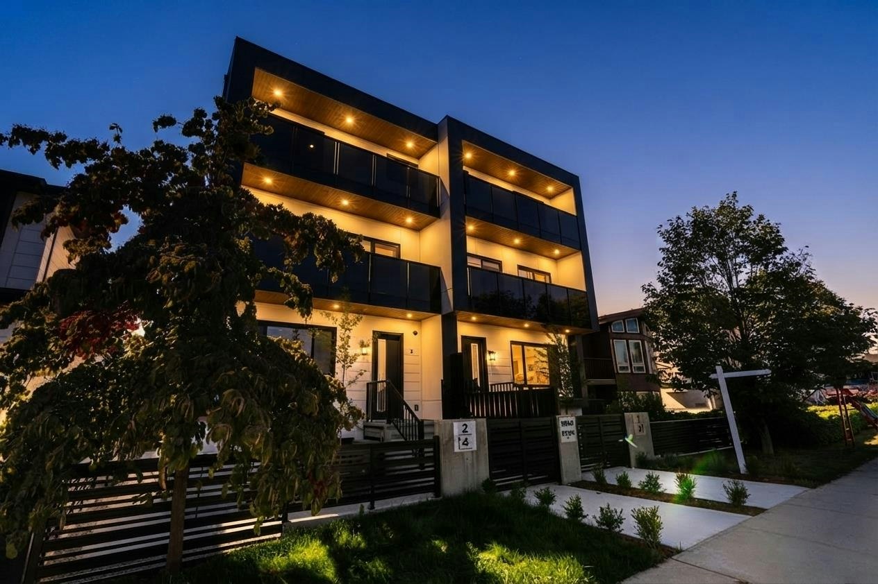 2-3940 Eton Street, Burnaby, BC, V5C 1J5