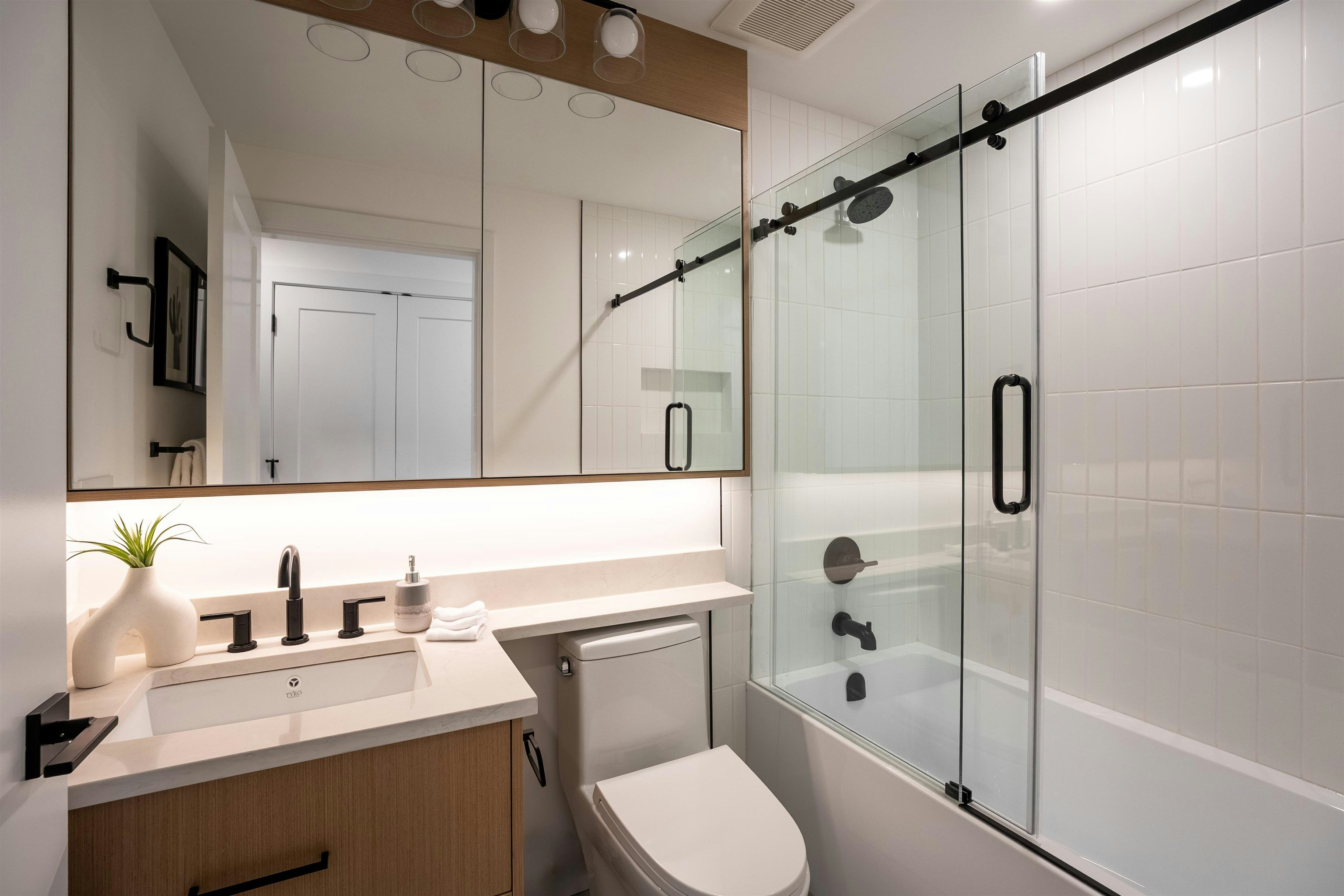 1-356 E 40th Avenue, Vancouver, BC, V5W 1L9 - 18