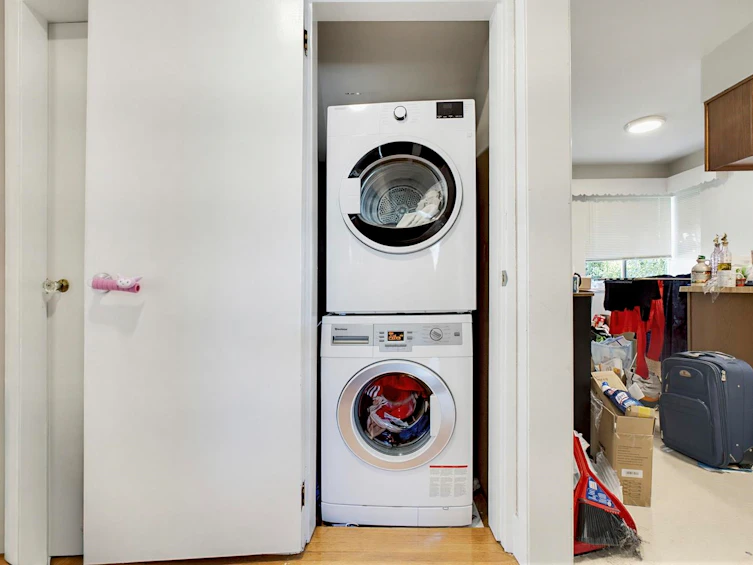 1280 E 27th Avenue, Vancouver, BC, V5V 2L8 - 10