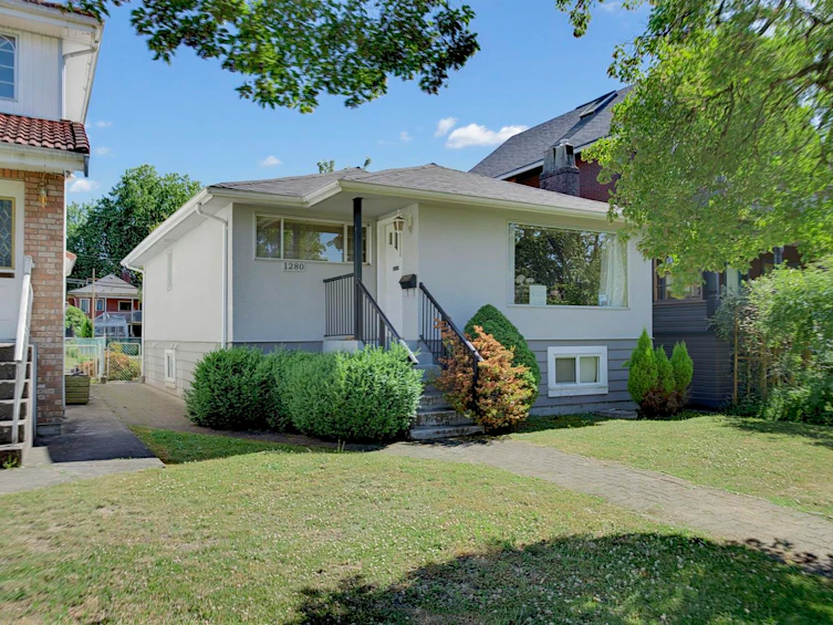 1280 E 27th Avenue, Vancouver, BC, V5V 2L8 - 28