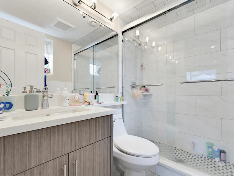 1280 E 27th Avenue, Vancouver, BC, V5V 2L8 - 16