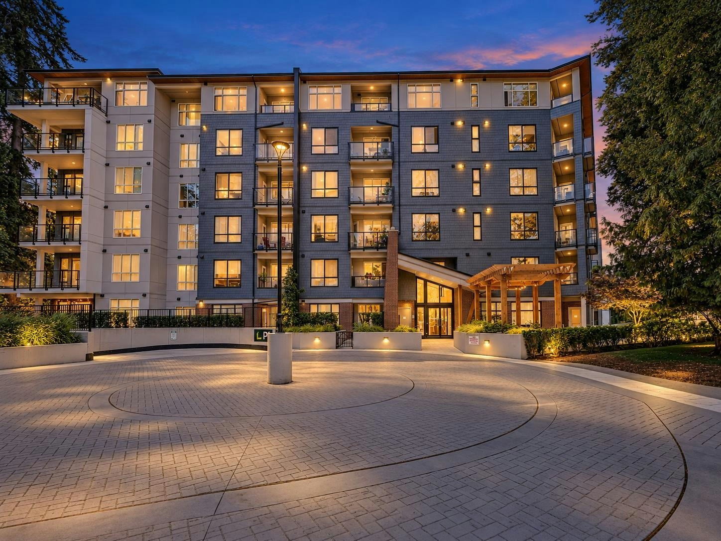 501-3438 146a Street, Surrey, BC, V4P 0J1