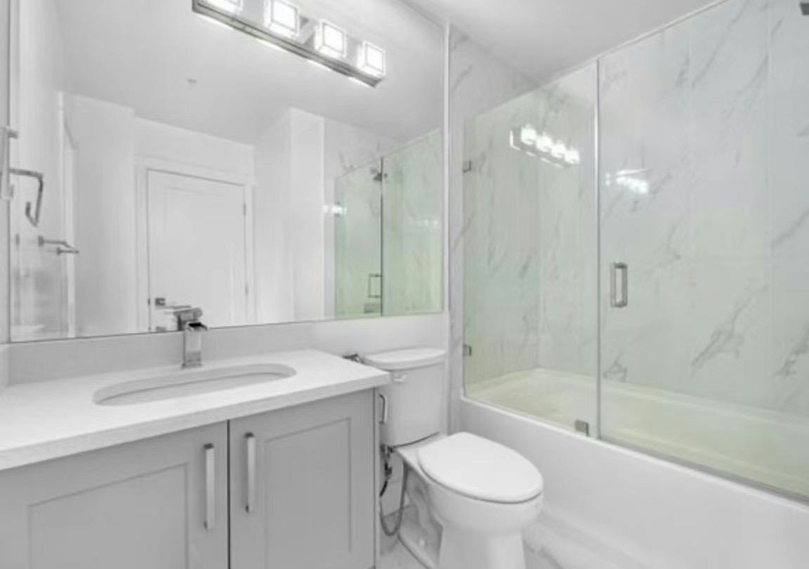 5xx-9689 140 Street, Surrey, BC, V3T 0P3 - 9