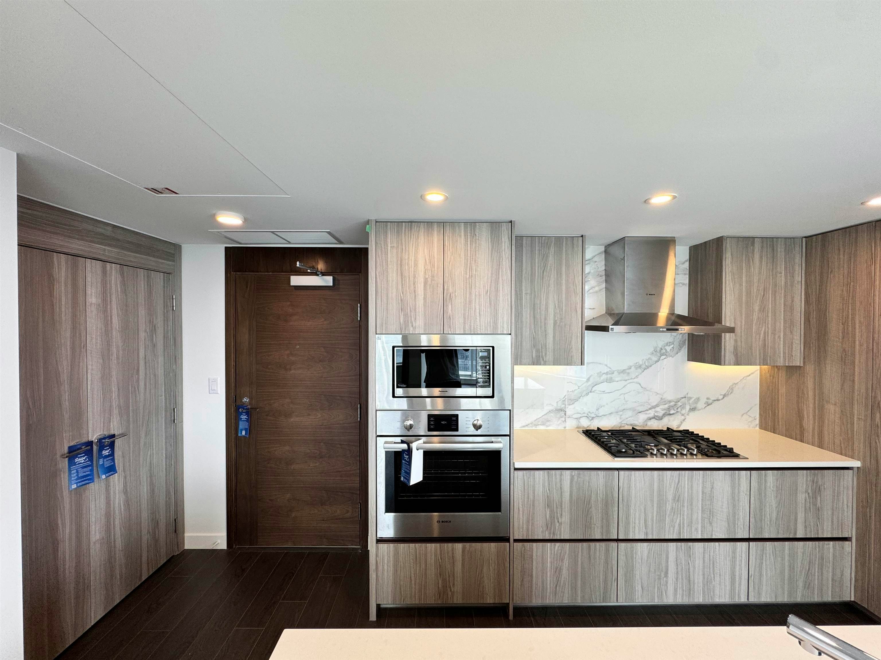 2708-13768 100 Avenue, Surrey, BC, V3T 0V2
