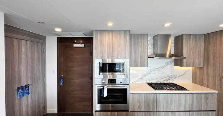 2708-13768 100 Avenue, Surrey, BC, V3T 0V2