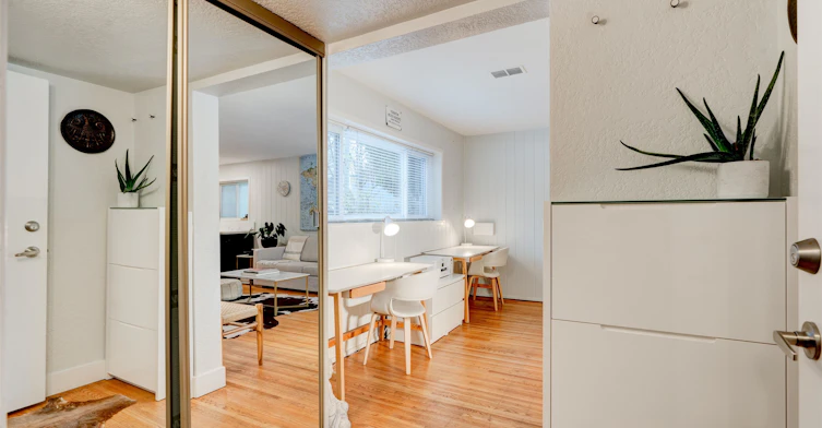 1-3112 Windsor Street, Vancouver, BC, V5T 4B1 - 2