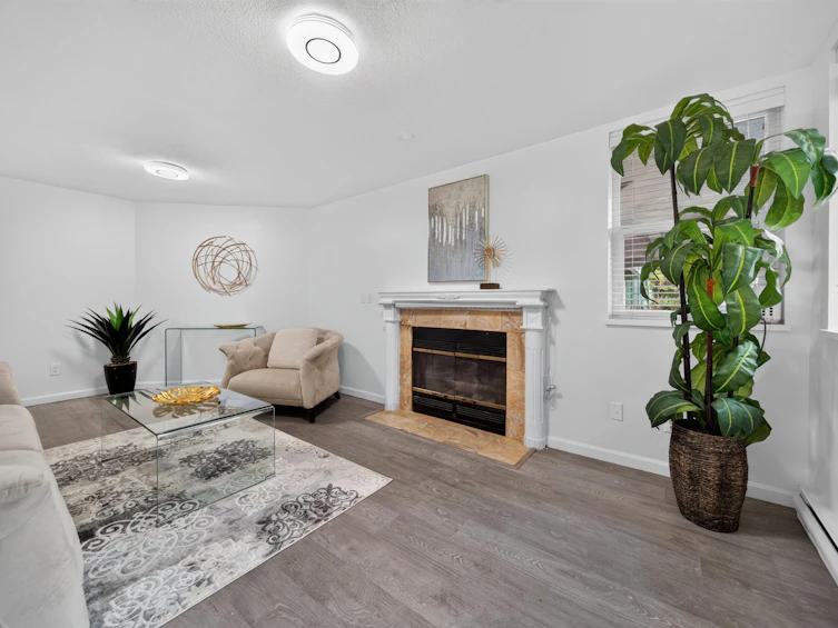 1-7600 Francis Road, Richmond, BC, V6Y 1A2
