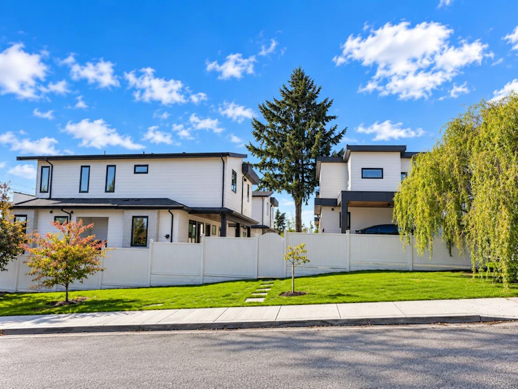 217 E Eighth Avenue, New Westminster, BC, V3L 4K1 - 3