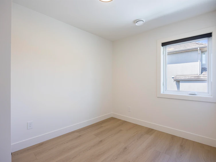 217 E Eighth Avenue, New Westminster, BC, V3L 4K1 - 29