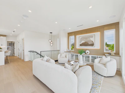 217 E Eighth Avenue - 5