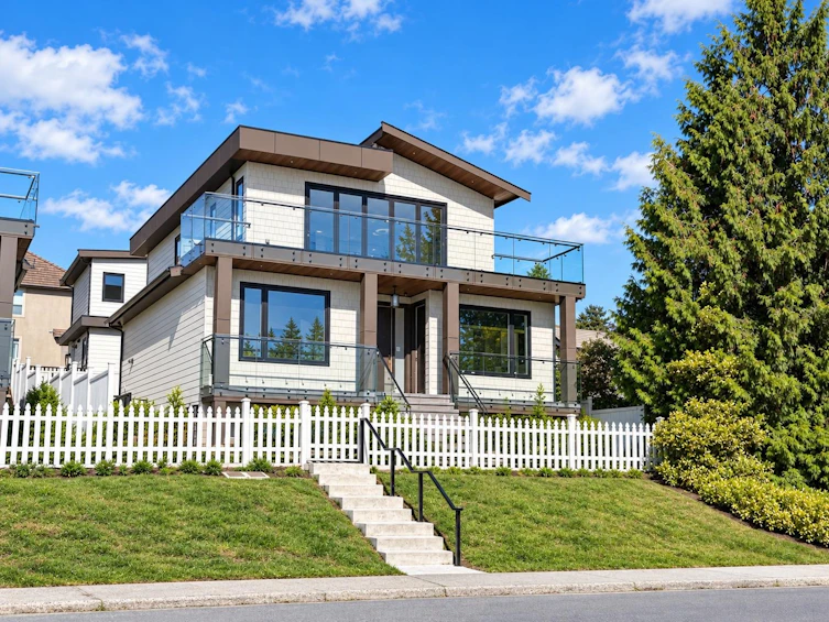 217 E Eighth Avenue, New Westminster, BC, V3L 4K1