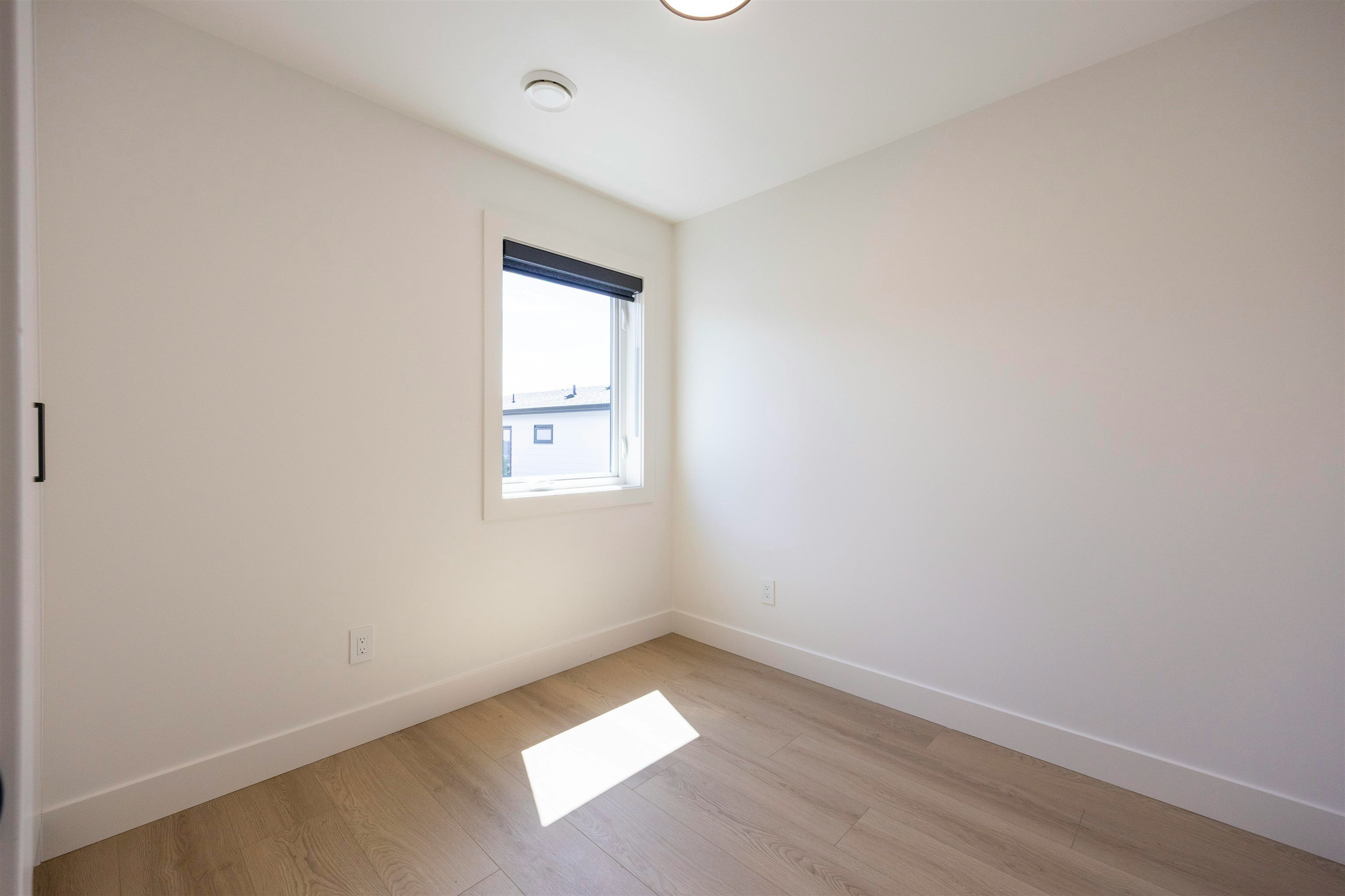 217 E Eighth Avenue, New Westminster, BC, V3L 4K1 - 28