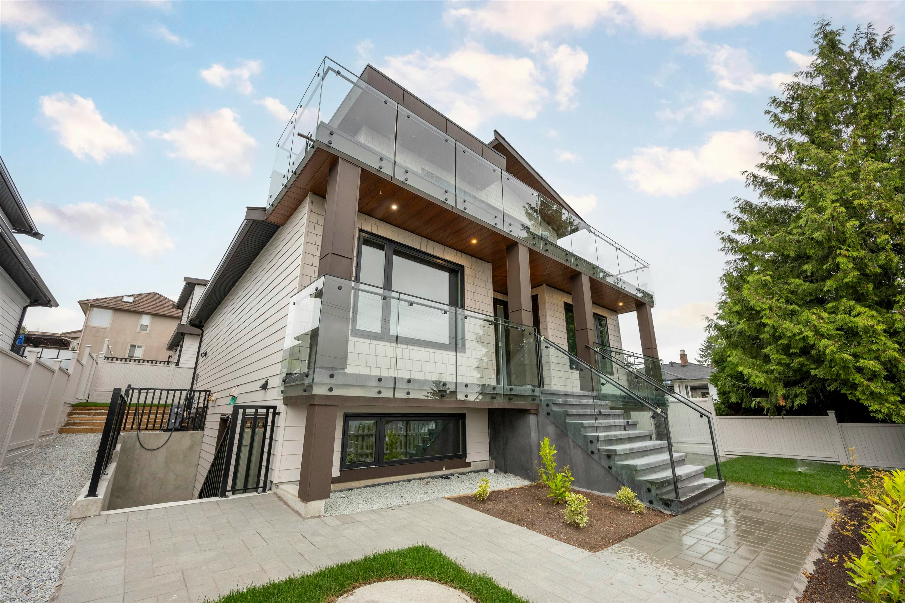 217 E Eighth Avenue, New Westminster, BC, V3L 4K1