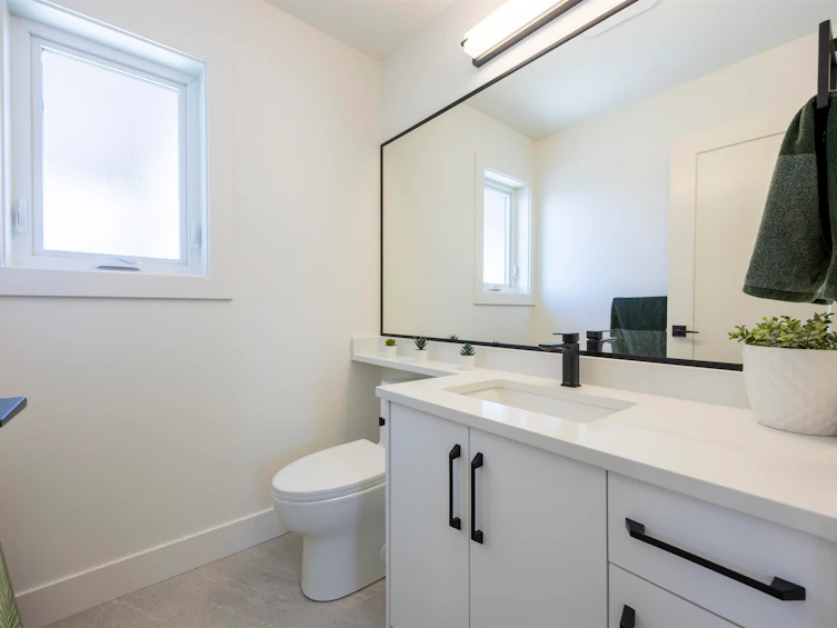 217 E Eighth Avenue, New Westminster, BC, V3L 4K1 - 33