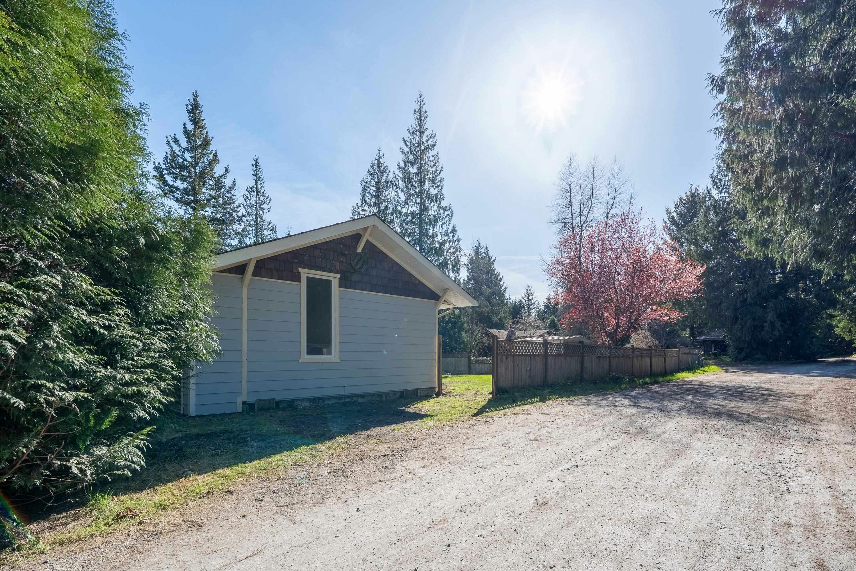 1565 B Jack Road, Roberts Creek, BC, V7Z 0A1 - 36