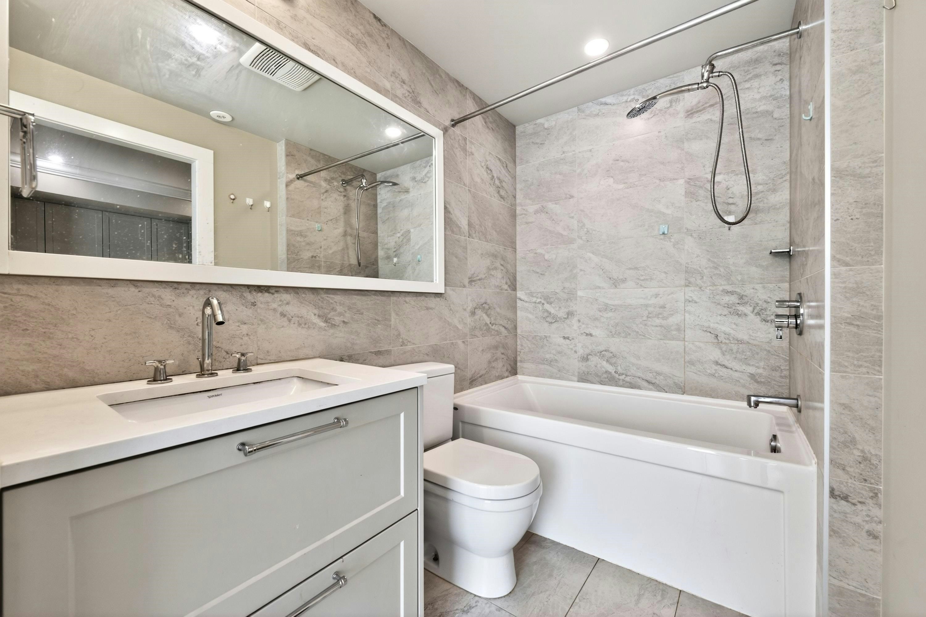 7523 Yukon Street, Vancouver, BC, V5X 2Y4 - 8