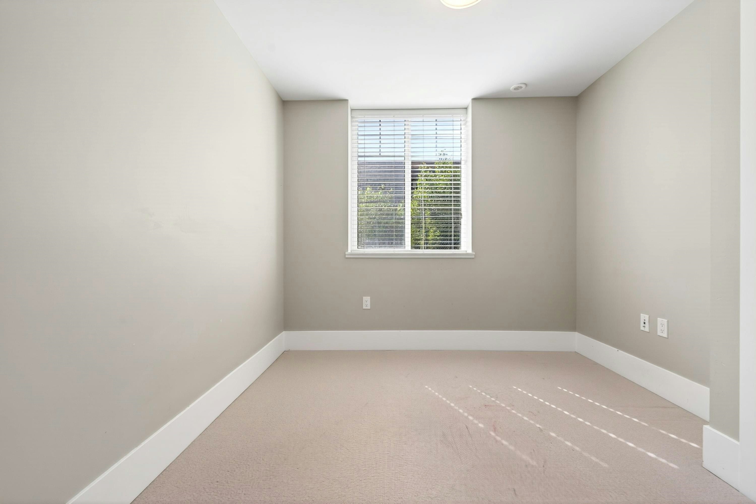 7523 Yukon Street, Vancouver, BC, V5X 2Y4 - 9