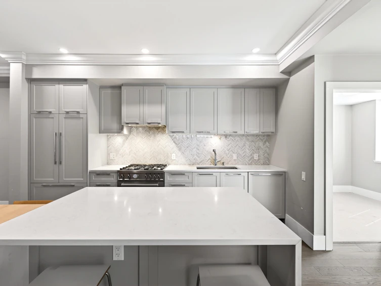 7523 Yukon Street, Vancouver, BC, V5X 2Y4 - 4