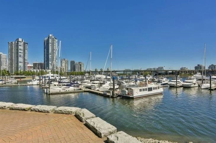 2306-1033 Marinaside Crescent, Vancouver, BC, V6Z 3A3