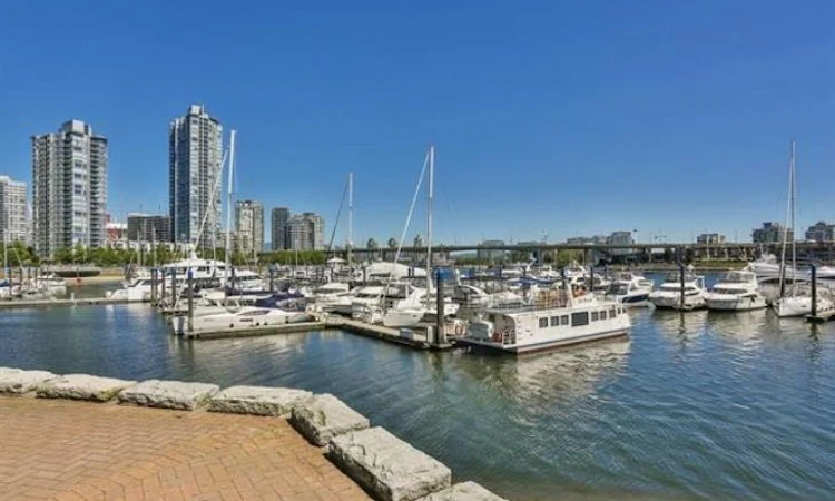 2306-1033 Marinaside Crescent