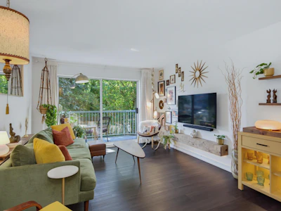 206-2750 Fuller Street - 3