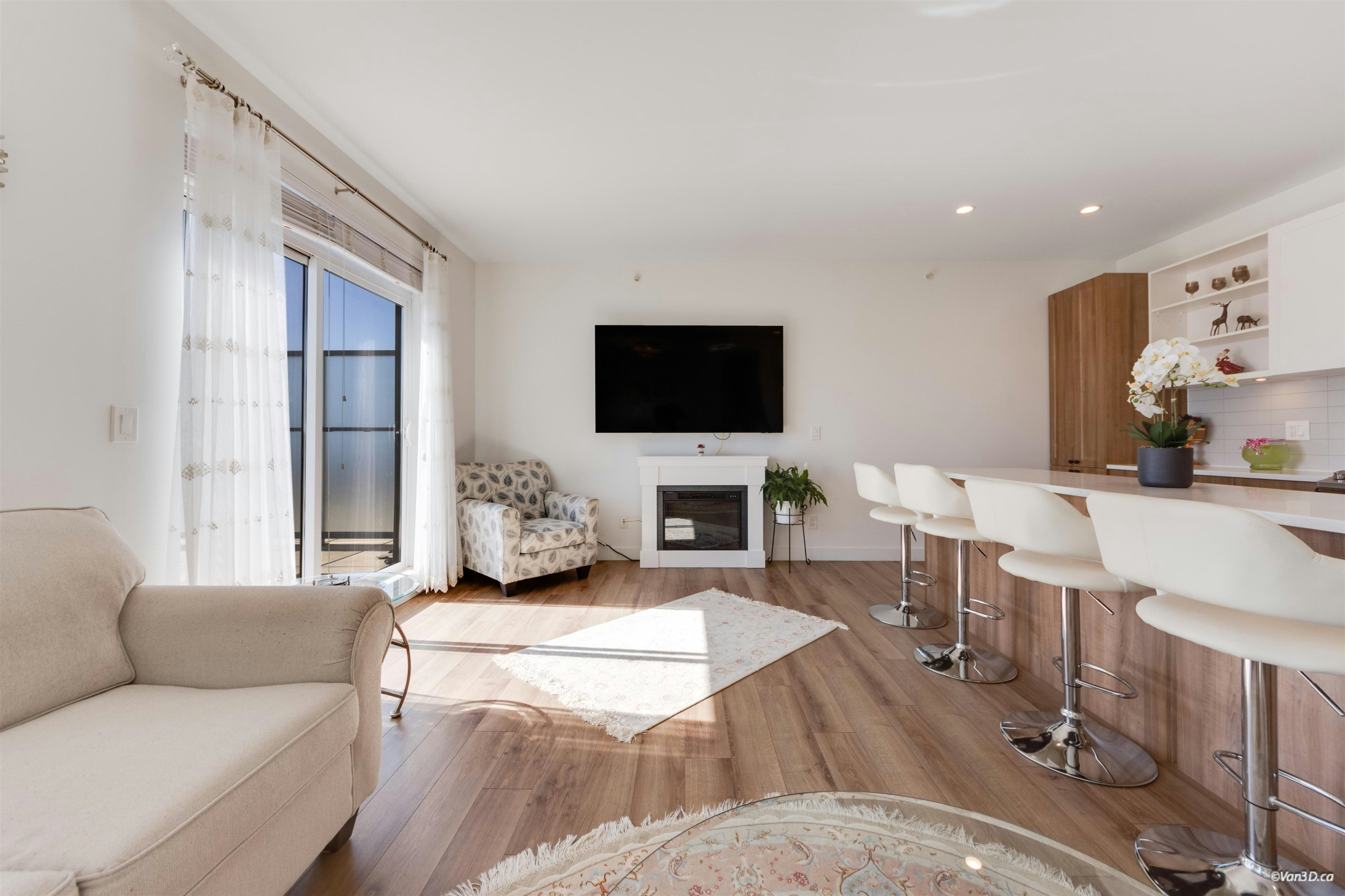 A502-20487 65 Avenue - 3