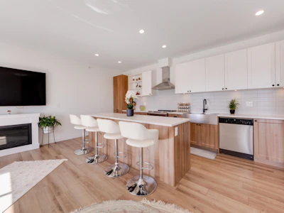 A502-20487 65 Avenue - 5